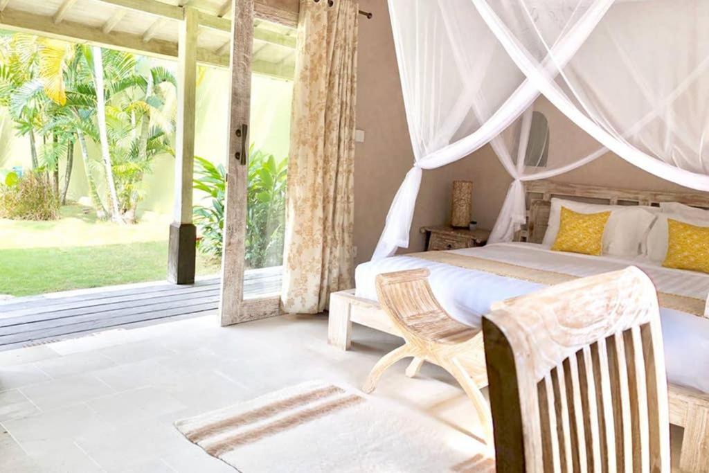Villa Noretsy Семиняк Екстериор снимка