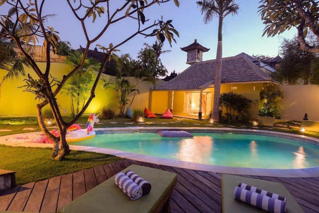 Villa Noretsy Семиняк Екстериор снимка