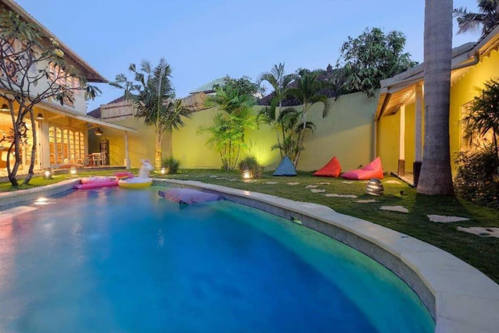 Villa Noretsy Семиняк Екстериор снимка
